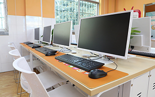 萬通汽車學校_電子商務實訓室