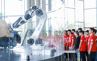 初中畢業學什么好_韓國汽車名企研學游