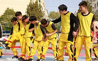 初中畢業學什么好_校園運動會-？