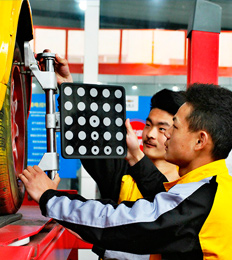 鄭州萬通汽車學校_實訓實戰