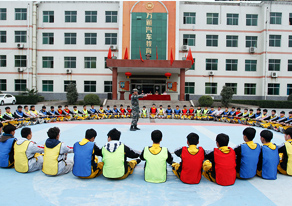 鄭州萬通汽車學校_素質拓展訓練